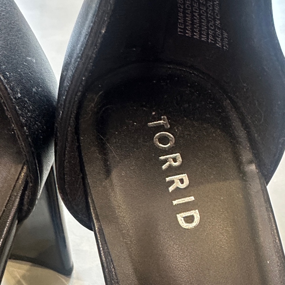 Torrid Black Pointed Toe Heels - Picture 2 of 6